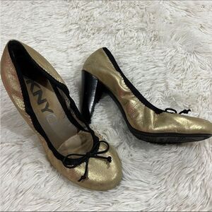 Dkny gold pavlova metallic heels 8‎